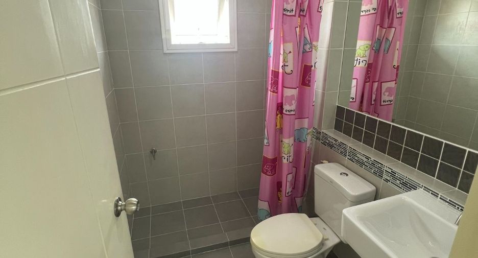 Haus zum Kauf mit 4 Zimmer in Bang Kruai, Nonthaburi