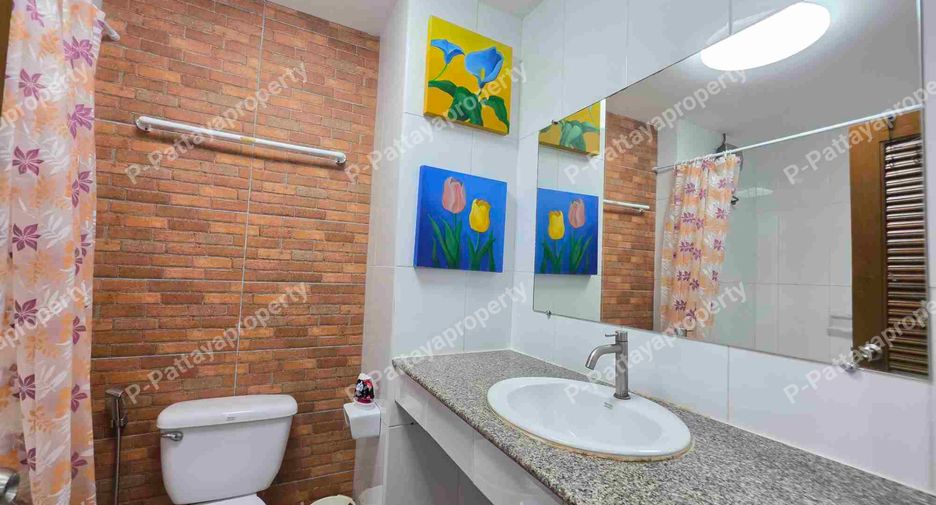 For rent studio condo in Pratumnak, Pattaya