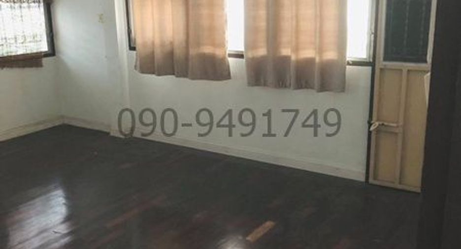 For rent 4 bedrooms house in Bangkok Noi, Bangkok