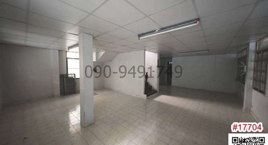 For rent 4 bedrooms house in Bangkok Noi, Bangkok