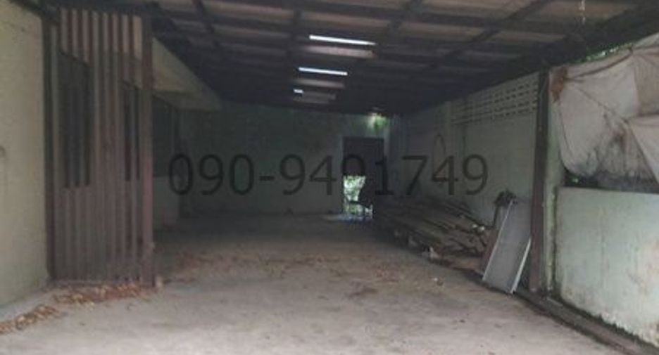 For rent 4 bedrooms house in Bangkok Noi, Bangkok