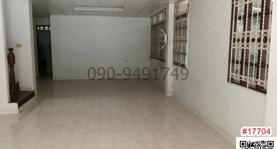 For rent 4 bedrooms house in Bangkok Noi, Bangkok