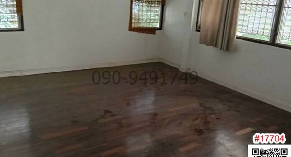 For rent 4 bedrooms house in Bangkok Noi, Bangkok