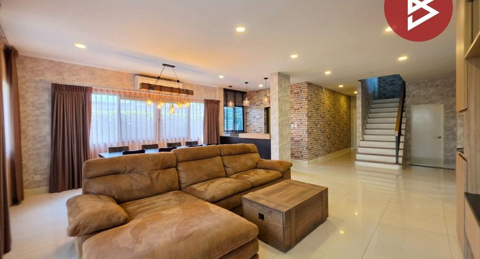 For sale 4 bedrooms house in Mueang Nonthaburi, Nonthaburi