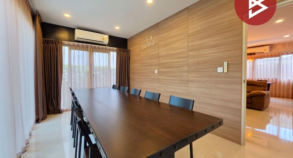 For sale 4 bedrooms house in Mueang Nonthaburi, Nonthaburi