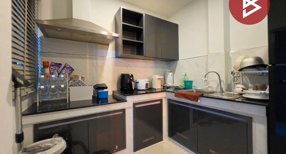 For sale 4 bedrooms house in Mueang Nonthaburi, Nonthaburi