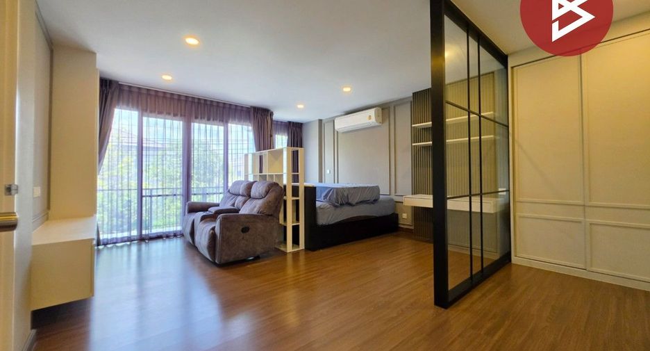 For sale 4 bedrooms house in Mueang Nonthaburi, Nonthaburi