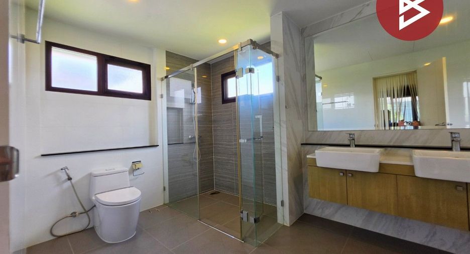 For sale 4 bedrooms house in Mueang Nonthaburi, Nonthaburi