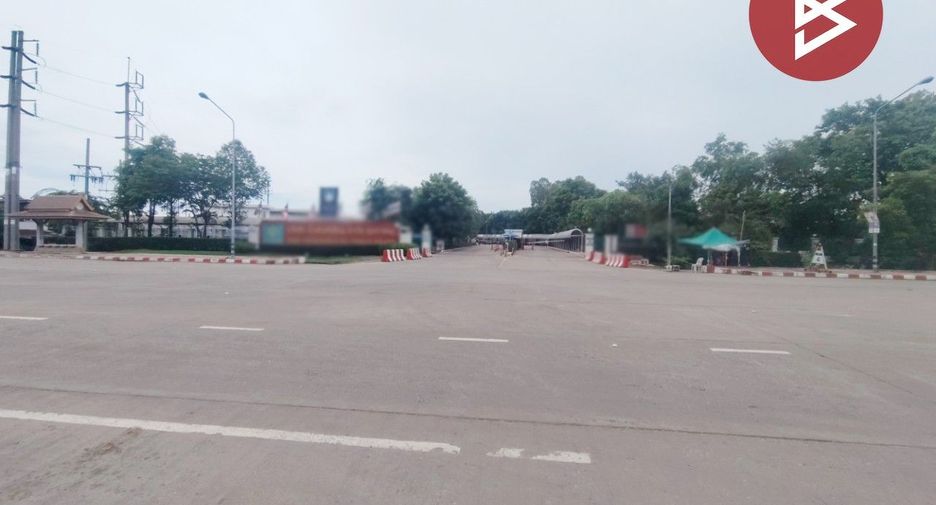 For sale 4 bedrooms retail Space in Nakhon Chai Si, Nakhon Pathom