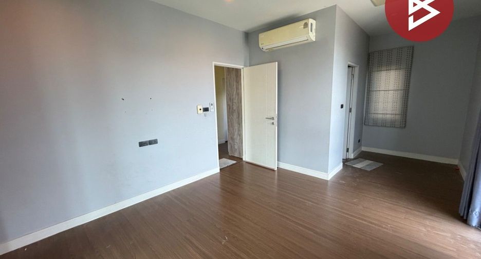For sale 4 bedrooms house in Bang Khun Thian, Bangkok