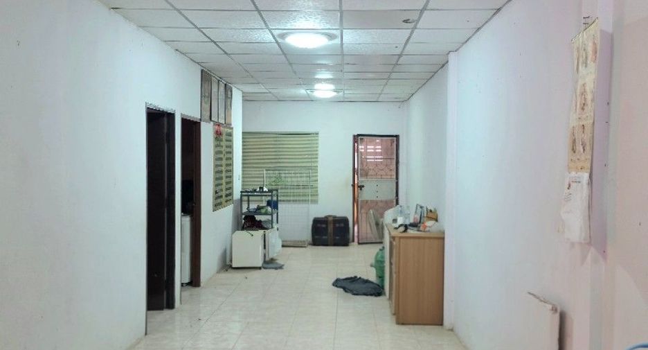 For sale 3 ベッドルーム townhouse in East Pattaya, Pattaya