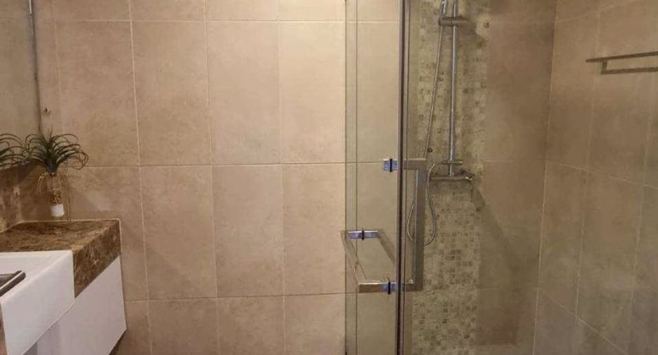 For sale 1 bed condo in Si Racha, Chonburi