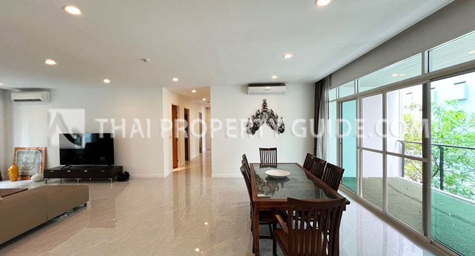 For rent 4 bedrooms apartment in Phra Khanong, Bangkok
