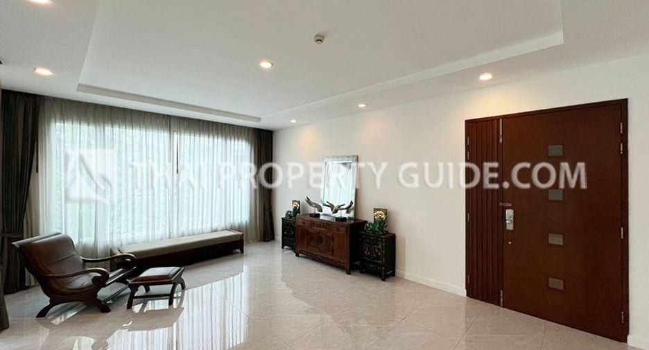 For rent 4 bedrooms apartment in Phra Khanong, Bangkok
