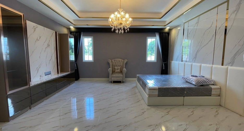 For rent and for sale 3 bedrooms villa in Bang Lamung, Chonburi