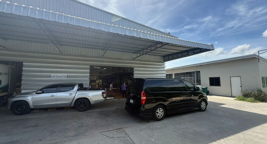 For rent 5 bedrooms warehouse in East Pattaya, Pattaya