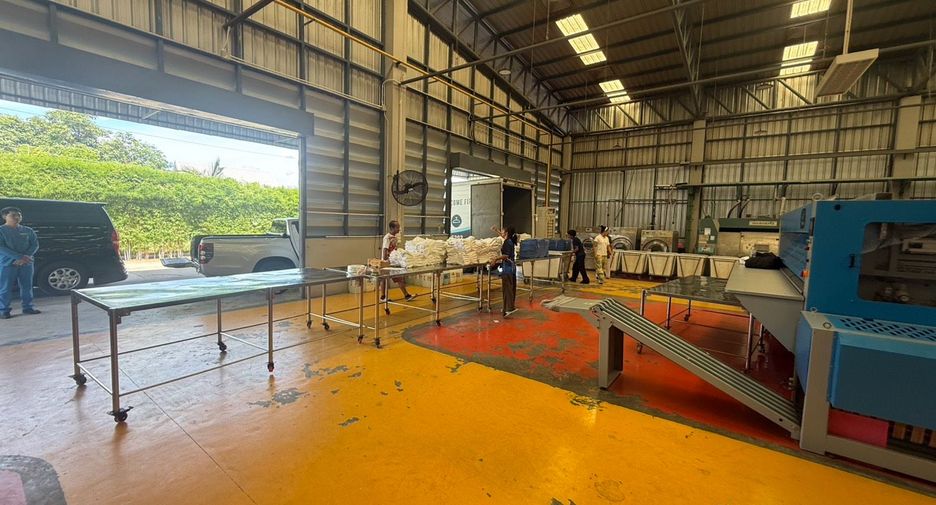 For rent 5 bedrooms warehouse in East Pattaya, Pattaya