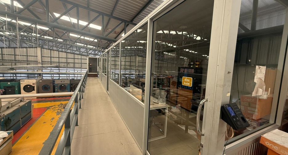 For rent 5 bedrooms warehouse in East Pattaya, Pattaya