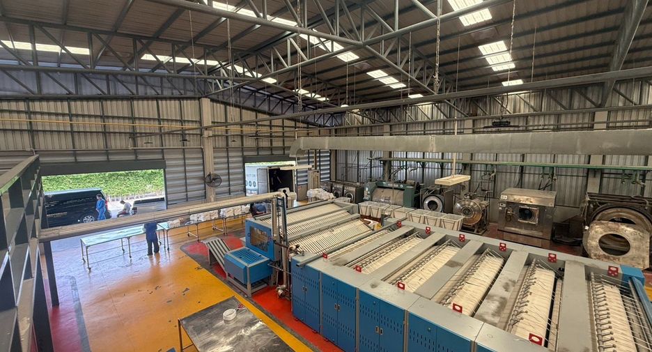 For rent 5 bedrooms warehouse in East Pattaya, Pattaya