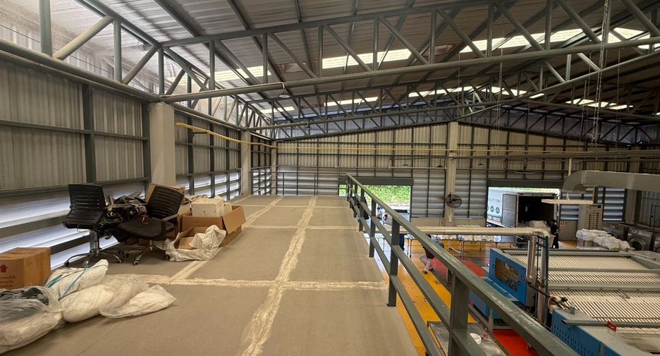 For rent 5 bedrooms warehouse in East Pattaya, Pattaya