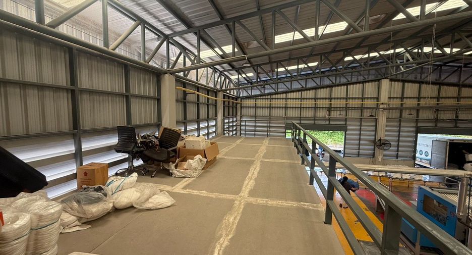 For rent 5 bedrooms warehouse in East Pattaya, Pattaya