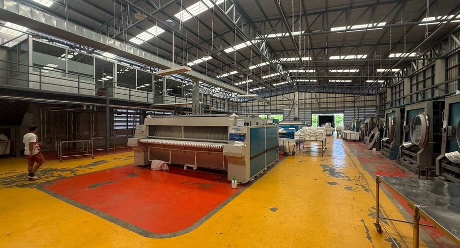 For rent 5 bedrooms warehouse in East Pattaya, Pattaya