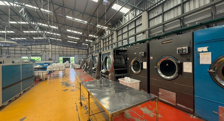 For rent 5 bedrooms warehouse in East Pattaya, Pattaya