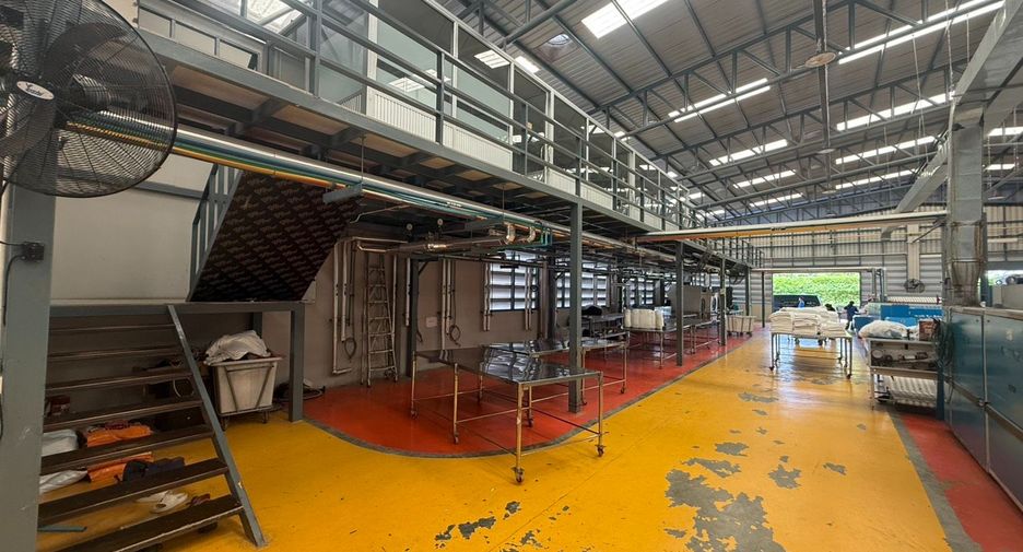 For rent 5 bedrooms warehouse in East Pattaya, Pattaya