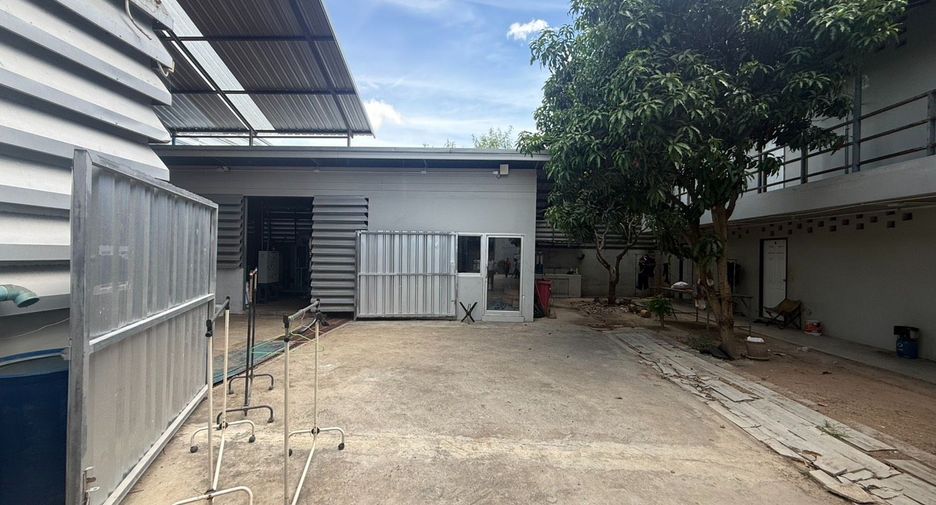For rent 5 bedrooms warehouse in East Pattaya, Pattaya