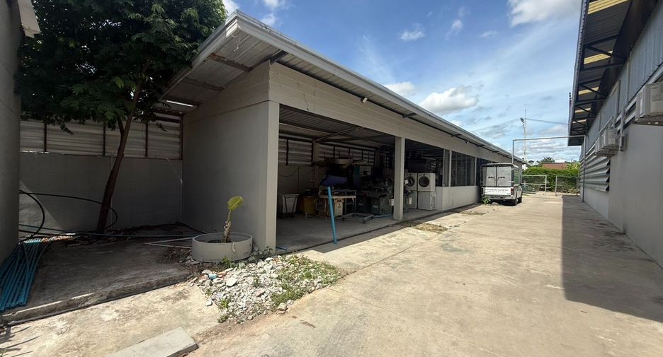For rent 5 bedrooms warehouse in East Pattaya, Pattaya