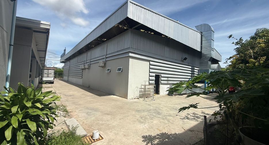For rent 5 bedrooms warehouse in East Pattaya, Pattaya