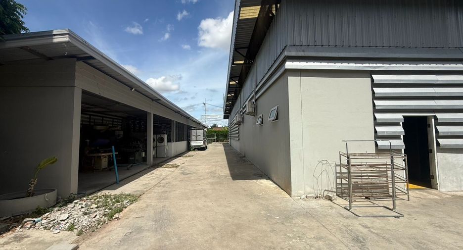 For rent 5 bedrooms warehouse in East Pattaya, Pattaya