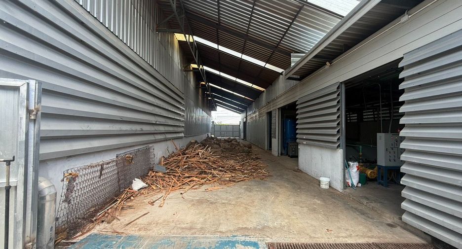 For rent 5 bedrooms warehouse in East Pattaya, Pattaya