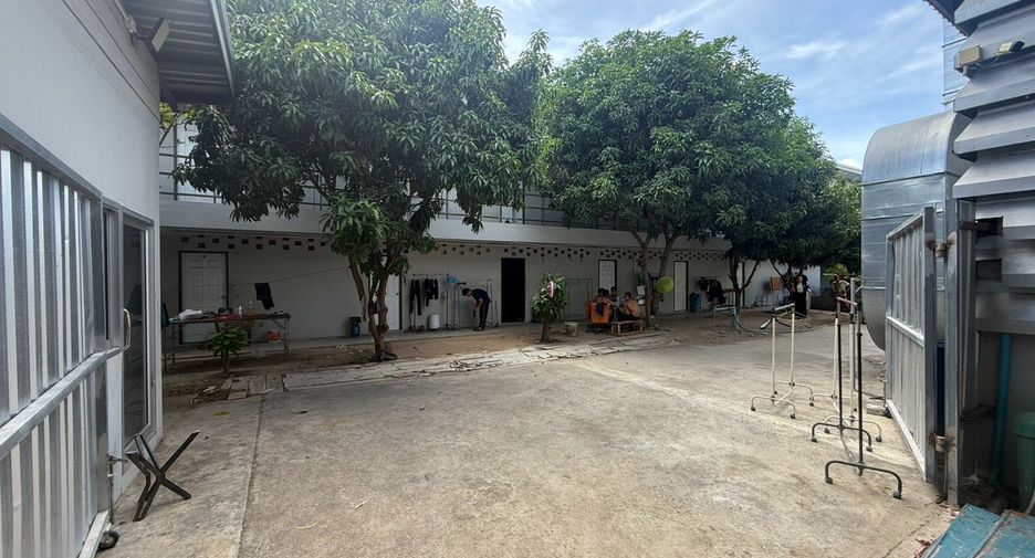 For rent 5 bedrooms warehouse in East Pattaya, Pattaya
