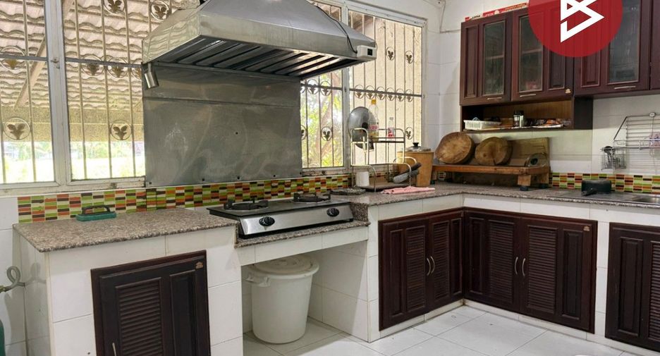 For sale 6 bedrooms house in San Sai, Chiang Mai