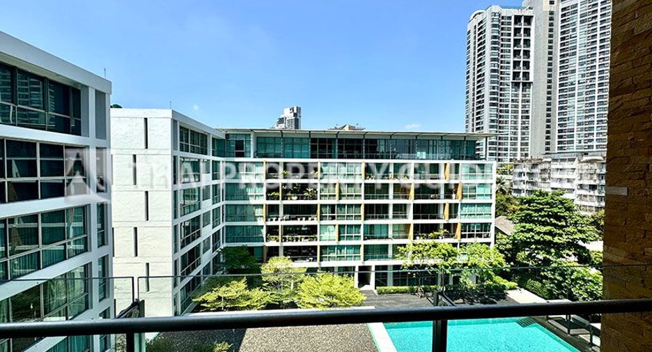 For rent 3 bedrooms condo in Khlong Toei, Bangkok