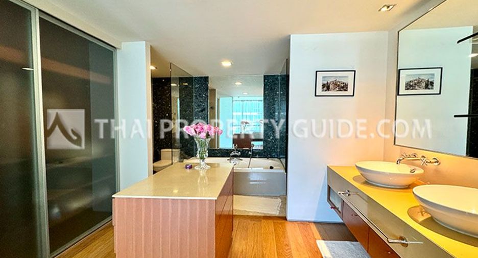 For rent 3 bedrooms condo in Khlong Toei, Bangkok