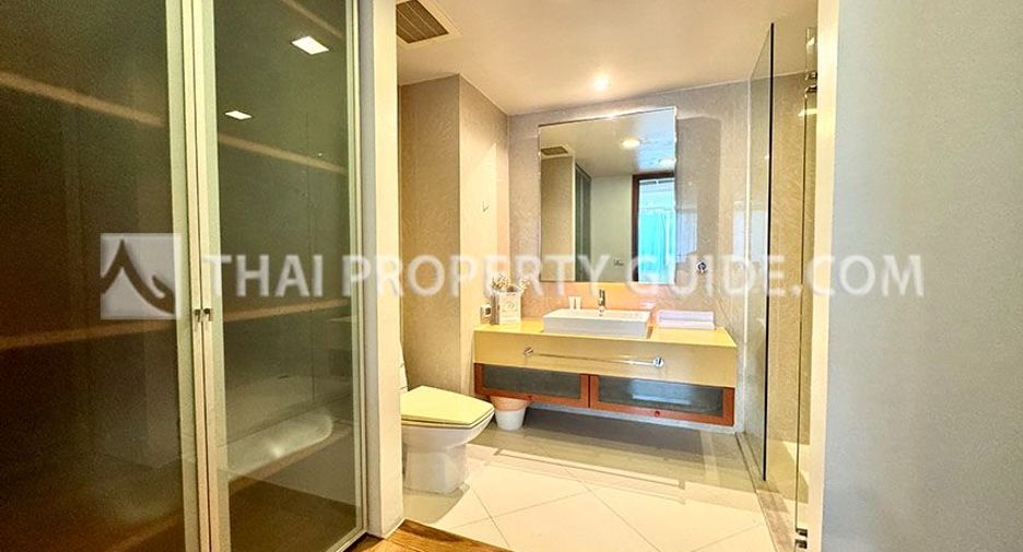 For rent 3 bedrooms condo in Khlong Toei, Bangkok