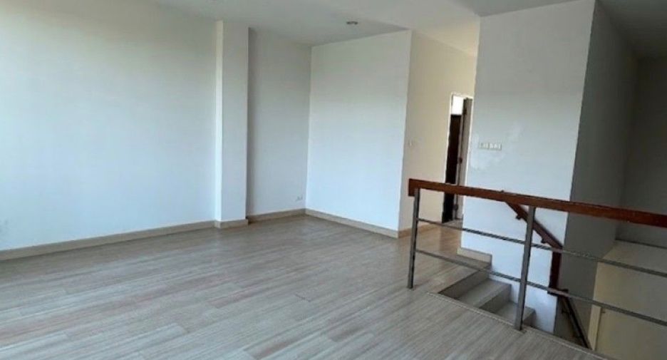 Продажа 4 спальни торговое помещение в Mueang Samut Sakhon, Самутсакхон