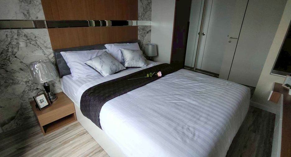 For sale 1 bed condo in Si Racha, Chonburi