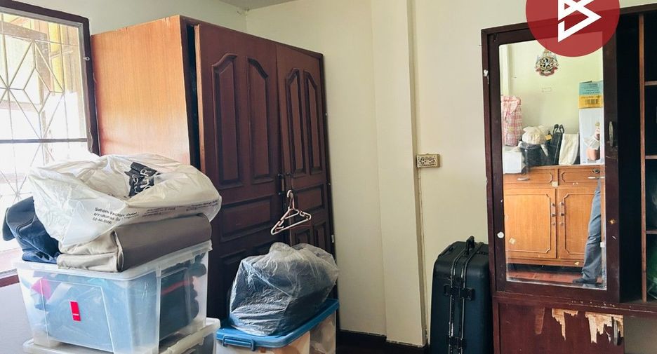 For sale 3 bedrooms townhouse in Bang Na, Bangkok