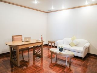 出租 4 卧室 公寓式住宅 在 Watthana, 曼谷