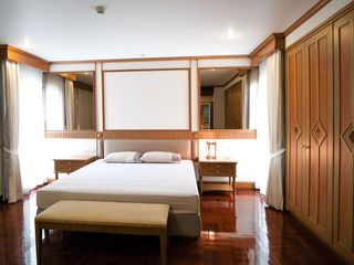 出租 4 卧室 公寓式住宅 在 Watthana, 曼谷
