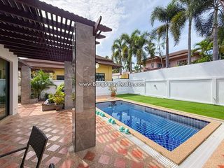 Haus zur Miete und zum Kauf mit 4 Zimmer in Bang Saray, Pattaya