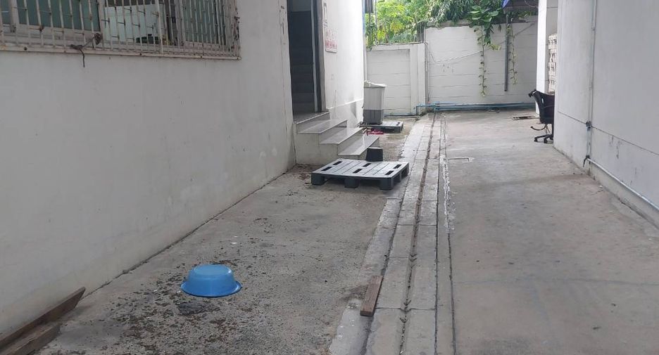 For rent 6 bedrooms retail Space in Bang Khen, Bangkok