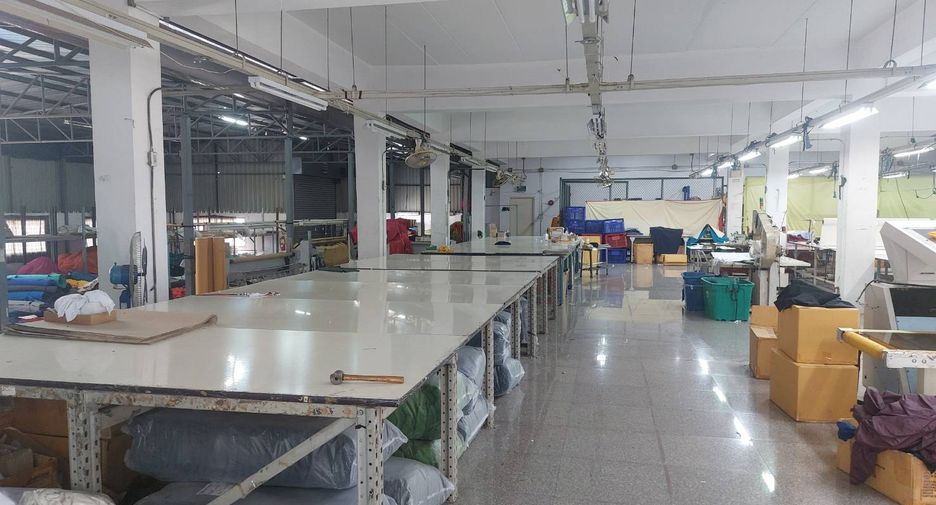For rent 6 bedrooms retail Space in Bang Khen, Bangkok