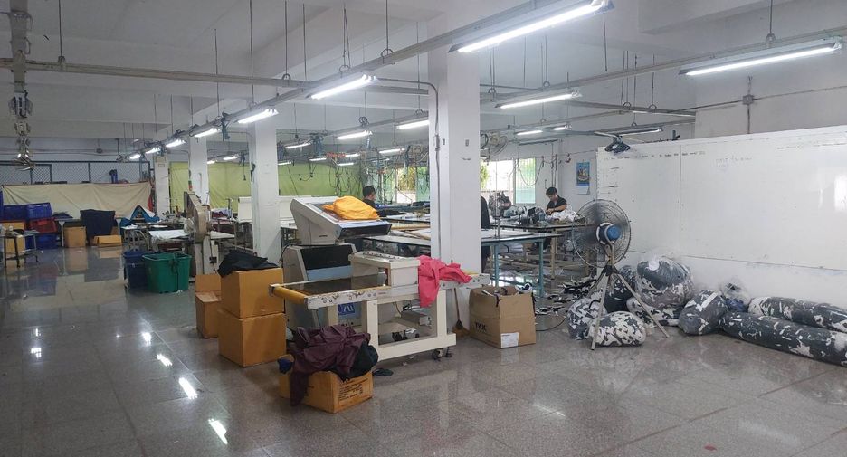 For rent 6 bedrooms retail Space in Bang Khen, Bangkok