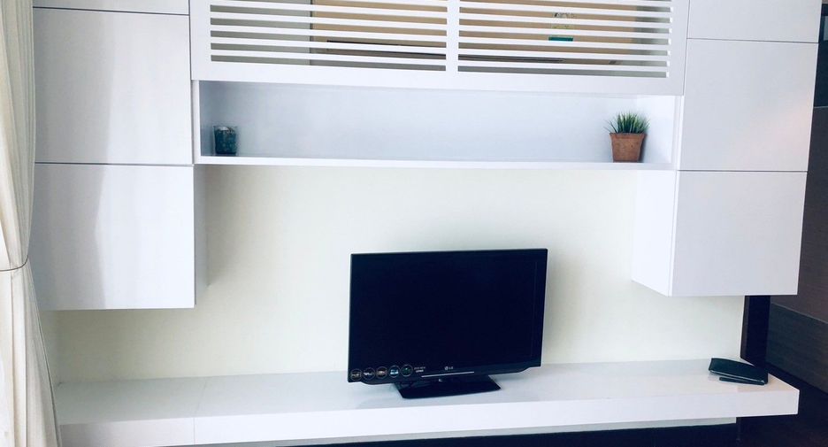 For rent 1 bed condo in Watthana, Bangkok