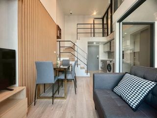 Condo en alquiler de 2 habitaciones en Huai Khwang, Bangkok