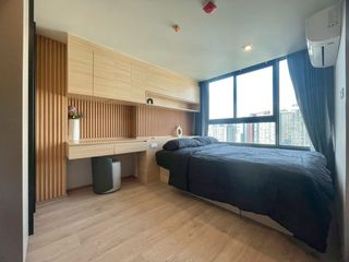 Condo en alquiler de 2 habitaciones en Huai Khwang, Bangkok